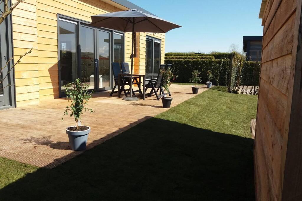 Luxe Vakantie Bungalow Met 3 Slaapkamers Dronrijp Luaran gambar